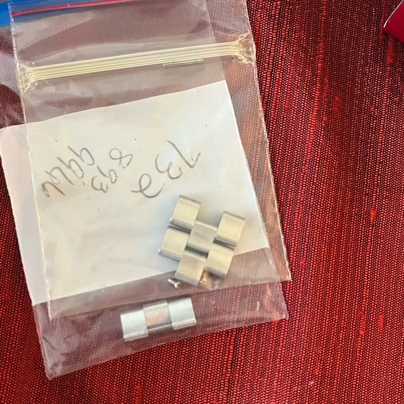 Cartier Women’s Roadster de Cartier Watch🩶 w/ Original boxes & Cleaning Kit - Picture 14 of 16